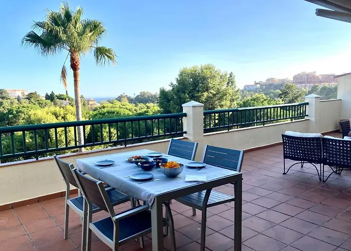 2 Bedroom Flat With Stunning Terrace & View