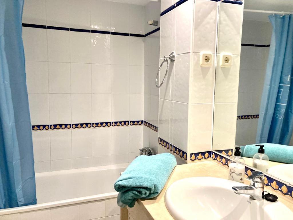 2 Bedroom Flat With Stunning Terrace & View
